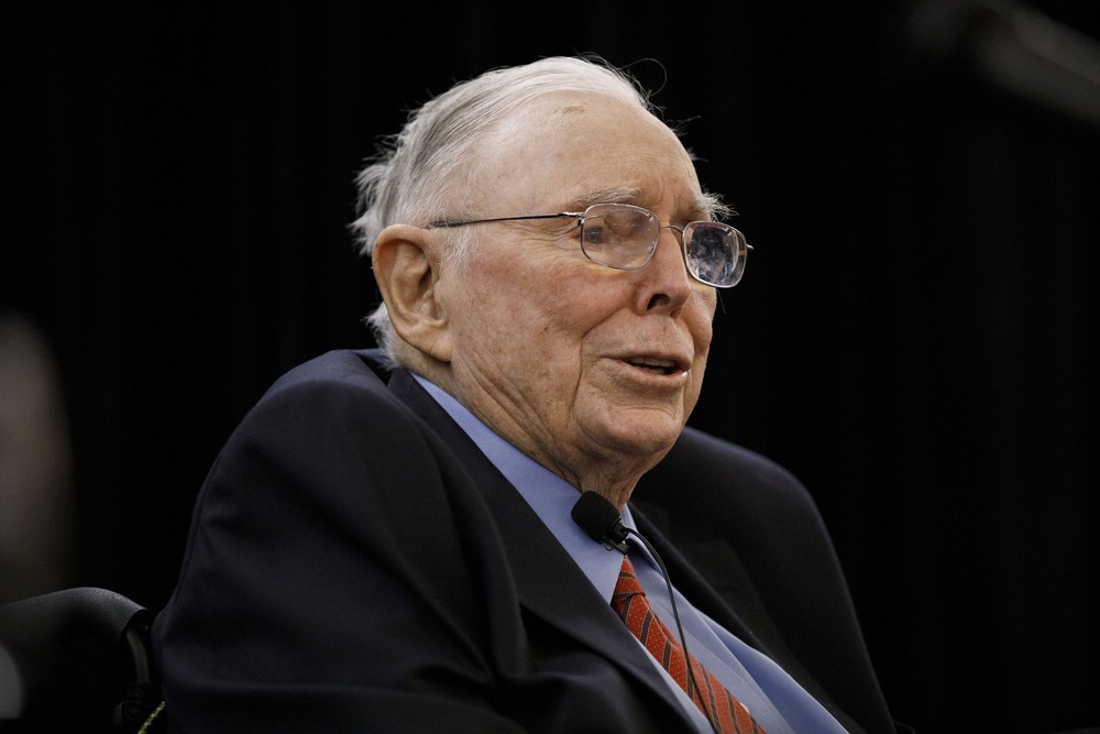 Tỷ phú Charlie Munger: Kiêm quá nhiều việc một lúc là một thứ bệnh, ‘một nghề cho chín’ rồi hãy mơ giàu! - Ảnh 3.