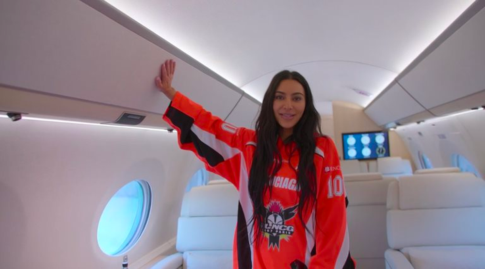 Tỷ phú lắm chiêu Kim Kardashian cấm khách làm 1 điều trên máy bay nghìn tỷ của mình: Đến em gái siêu mẫu cũng không được ngoại lệ - Ảnh 1.