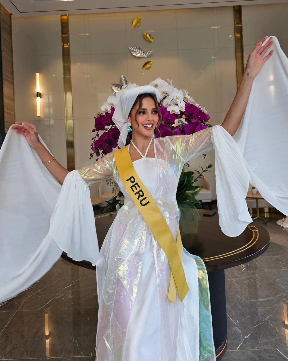 Nhan sắc người đẹp có 4,6 triệu lượt theo dõi đăng quang hoa hậu ở Việt Nam - Ảnh 12.