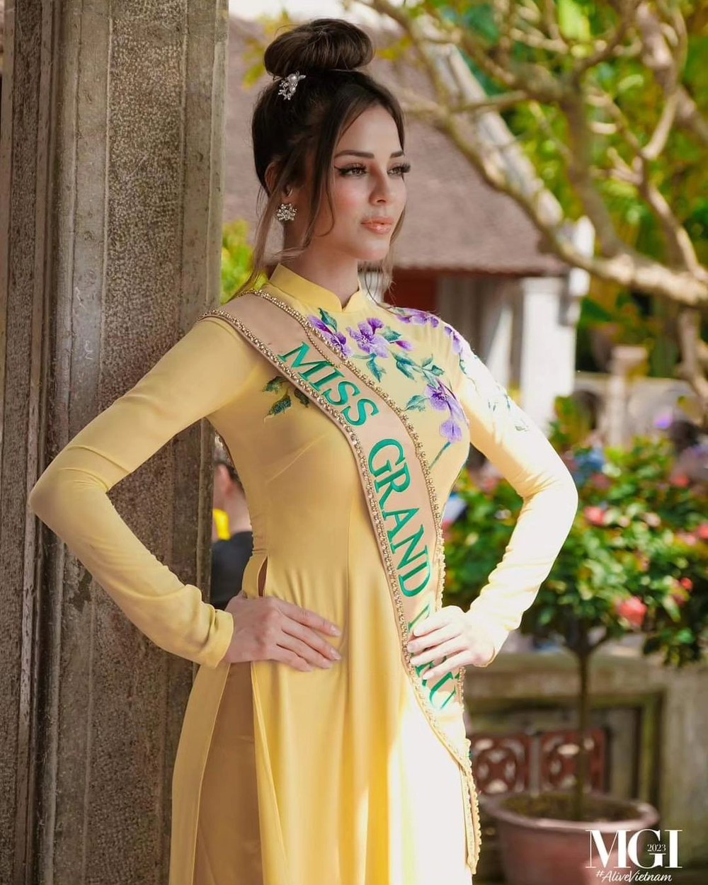 Nhan sắc người đẹp có 4,6 triệu lượt theo dõi đăng quang hoa hậu ở Việt Nam - Ảnh 10.