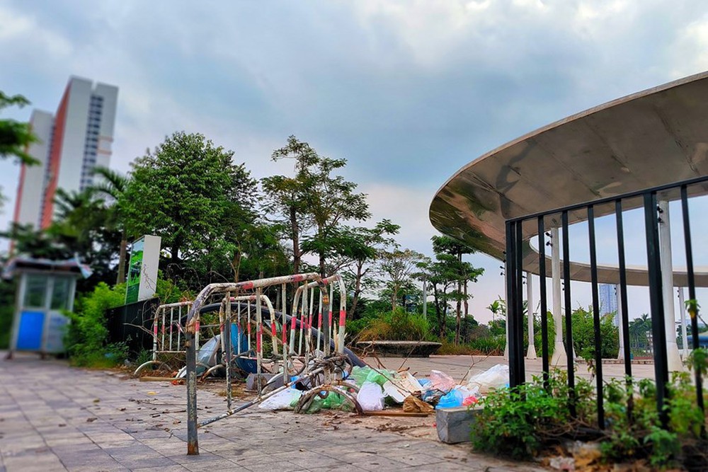 Hà Nội: Cận cảnh công viên được chi hàng trăm tỷ dù đã hoàn thiện nhưng vẫn để hoang hoá - Ảnh 11.