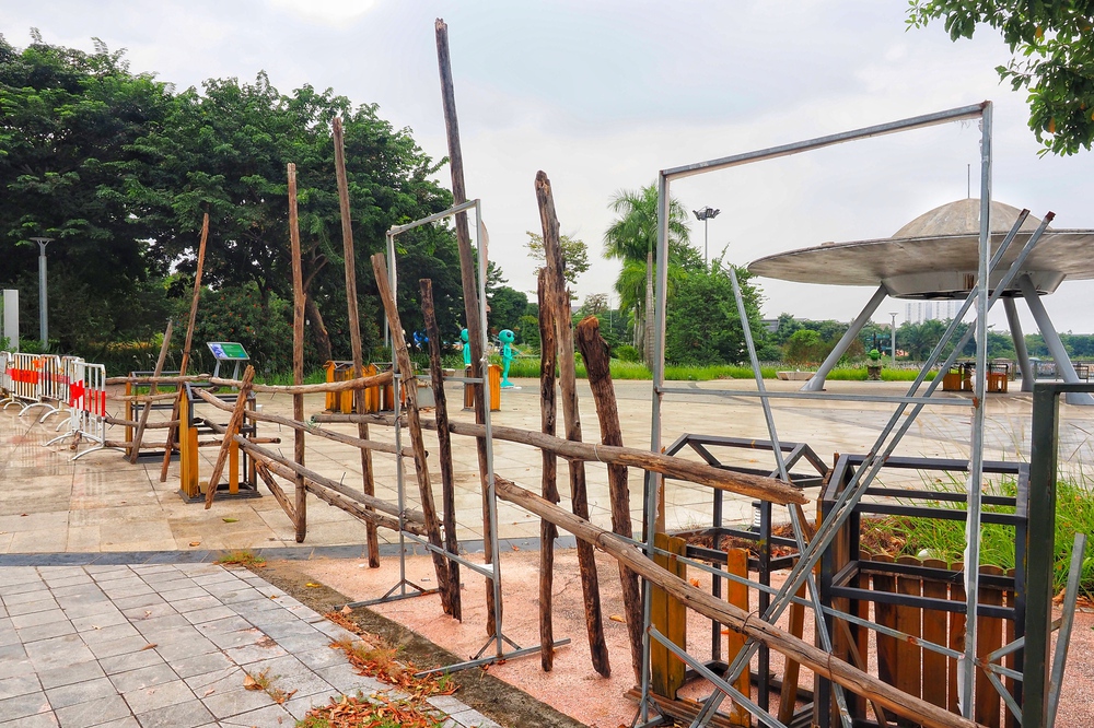 Hà Nội: Cận cảnh công viên được chi hàng trăm tỷ dù đã hoàn thiện nhưng vẫn để hoang hoá - Ảnh 6.