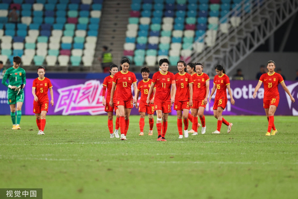 Tuyển Trung Quốc chìm trong nước mắt, khóc nghẹn trên sân nhà sau trận thua nghiệt ngã ở vòng loại Olympic - Ảnh 9.