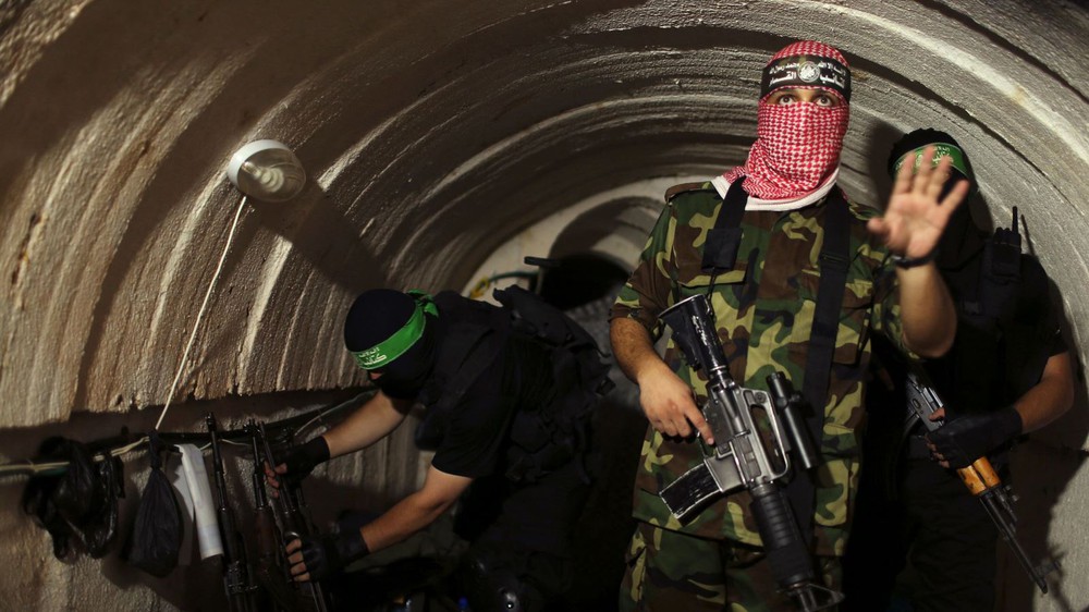 Bom xốp - vũ khí bí mật mới của Israel để chặn đường hầm Hamas - Ảnh 1.