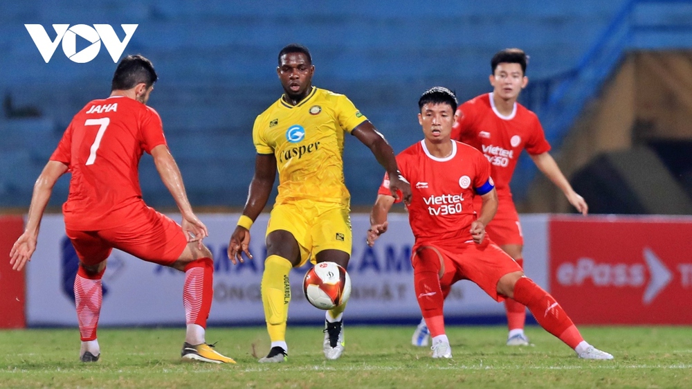 Viettel FC hòa Thanh Hóa trong cơn mưa thẻ tại Hàng Đẫy - Ảnh 7.