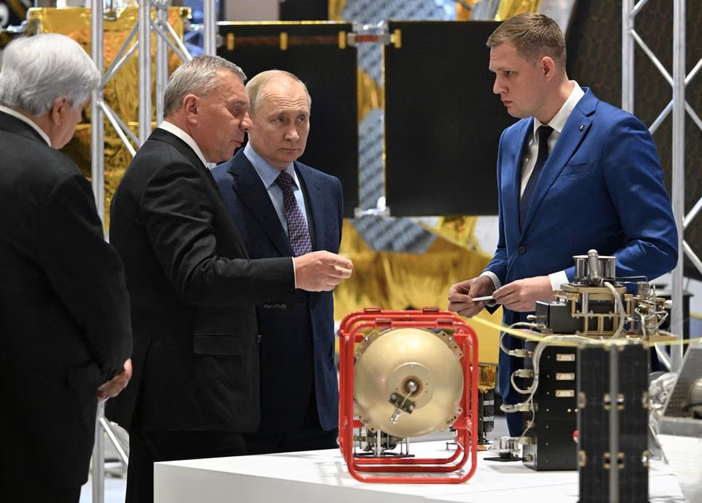 Quyết tâm thép của ông Putin: Nga phải phóng pháo đài bay lên vũ trụ năm 2027 - Ảnh 2.
