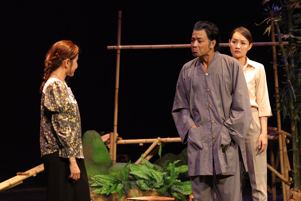 Thu Trang, Tiến Luật, Khả Như trở lại sân khấu kịch dài với vở Tâm ma - Ảnh 2.
