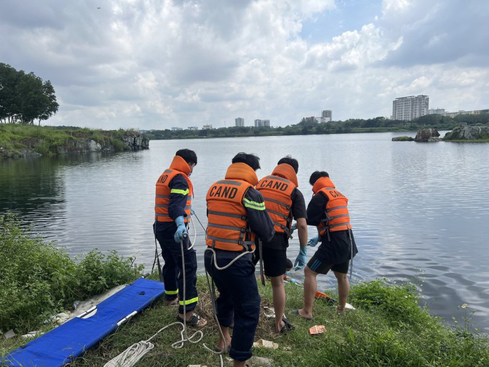 Nam thanh niên tự tử ở hồ đá làng đại học TP HCM nghi vướng nợ nần - Ảnh 1.