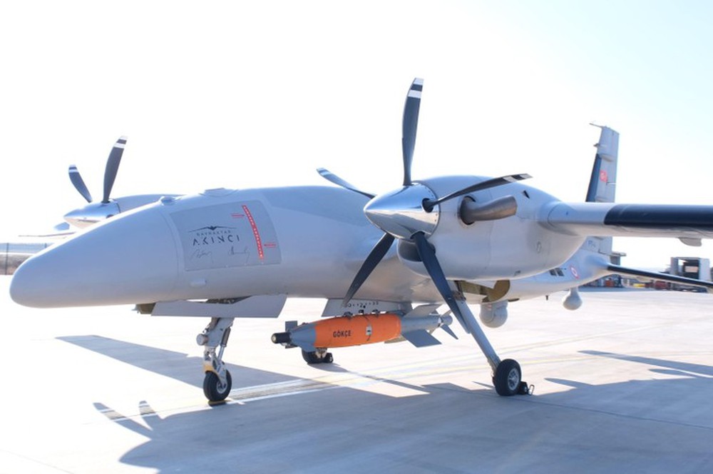Ukraine sẽ có UAV hạng nặng Bayraktar Akinci mạnh vượt trội TB2 - Ảnh 3.