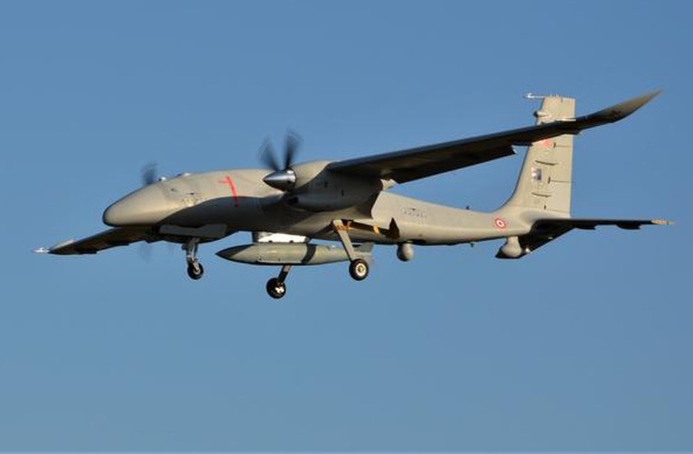 Ukraine sẽ có UAV hạng nặng Bayraktar Akinci mạnh vượt trội TB2 - Ảnh 8.