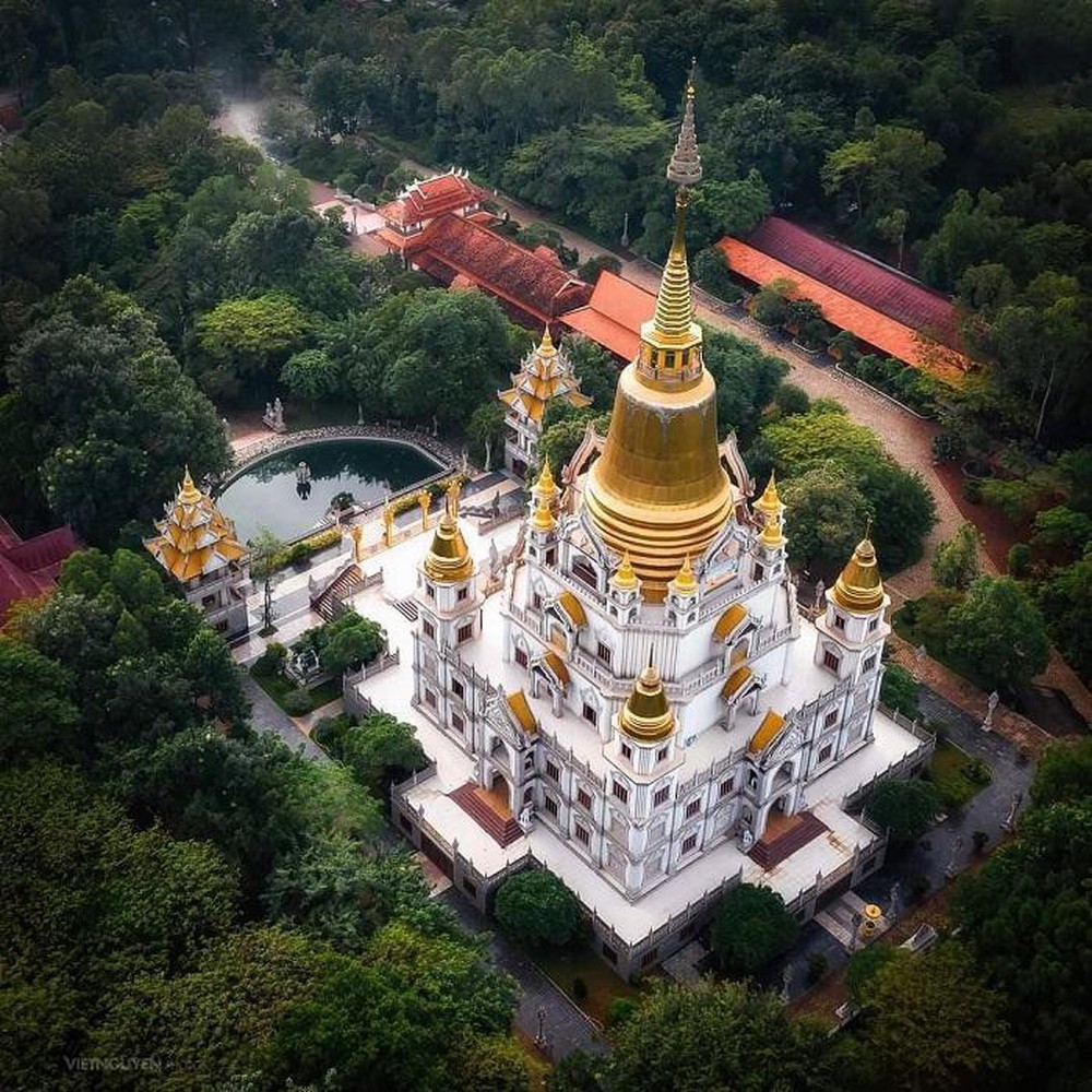 Phát hiện ngôi chùa ngay tại TP.HCM từng lọt top đẹp nhất thế giới, du khách nhận xét đến đây như đang đi nước ngoài - Ảnh 2.