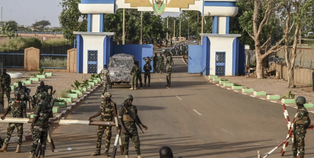 Tấn công khủng bố ở Niger: 29 binh sĩ thiệt mạng; chính quyền quân sự để quốc tang 3 ngày - Ảnh 1.