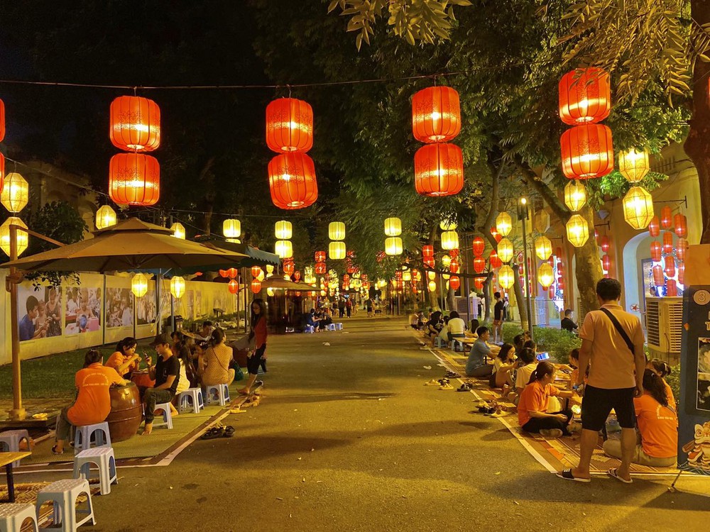 Hà Nội bùng nổ tour đêm, chưa bao giờ có nhiều trải nghiệm cho gia đình lẫn khách du lịch đến thế - Ảnh 12.