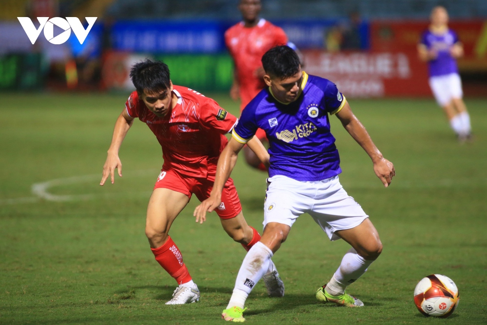 VPF đề nghị Hà Nội FC, Viettel FC, CLB CAHN cùng khắc phục sự cố sân Hàng Đẫy - Ảnh 3.
