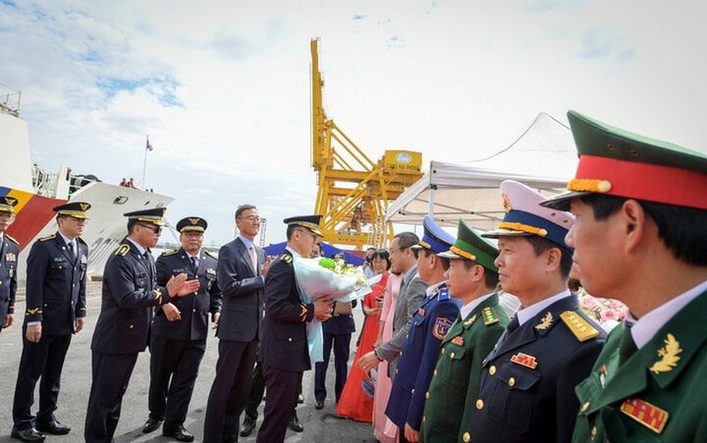 Tàu huấn luyện BADARO của Lực lượng bảo vệ bờ biển Hàn Quốc thăm TP Hải Phòng - Ảnh 3.