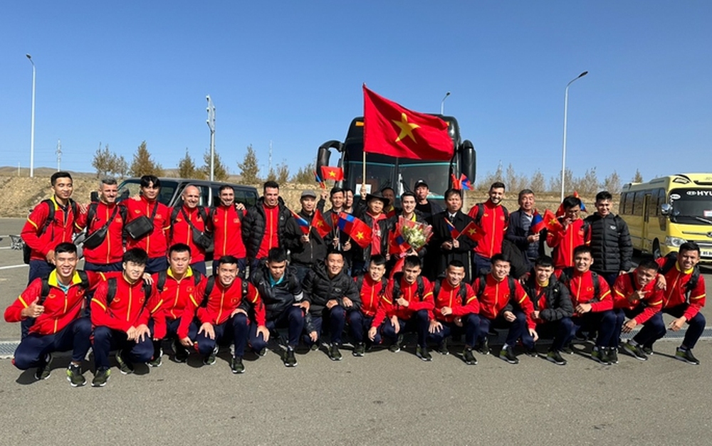 Tuyển futsal Việt Nam đến Mông Cổ, chuẩn bị cho vòng loại châu Á 2024 - Ảnh 1.