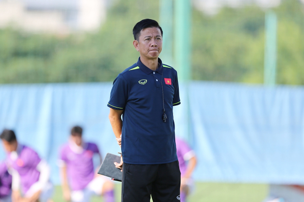 HLV Hoàng Anh Tuấn: Tuyển Việt Nam gặp đội mạnh hơn cũng muốn chơi kiểm soát bóng là không thực tế - Ảnh 3.
