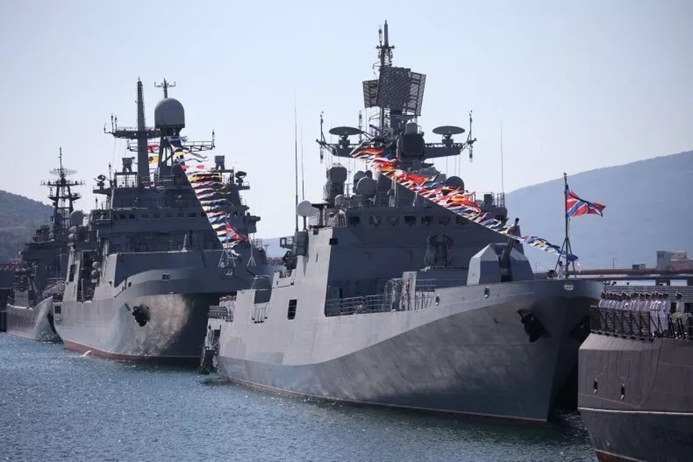 Nga đang di chuyển tàu của Hạm đội Biển Đen ra khỏi Sevastopol? - Ảnh 1.