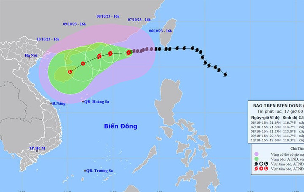 Bão số 4 mạnh lên sau 1 ngày đổ bộ Biển Đông - Ảnh 1.