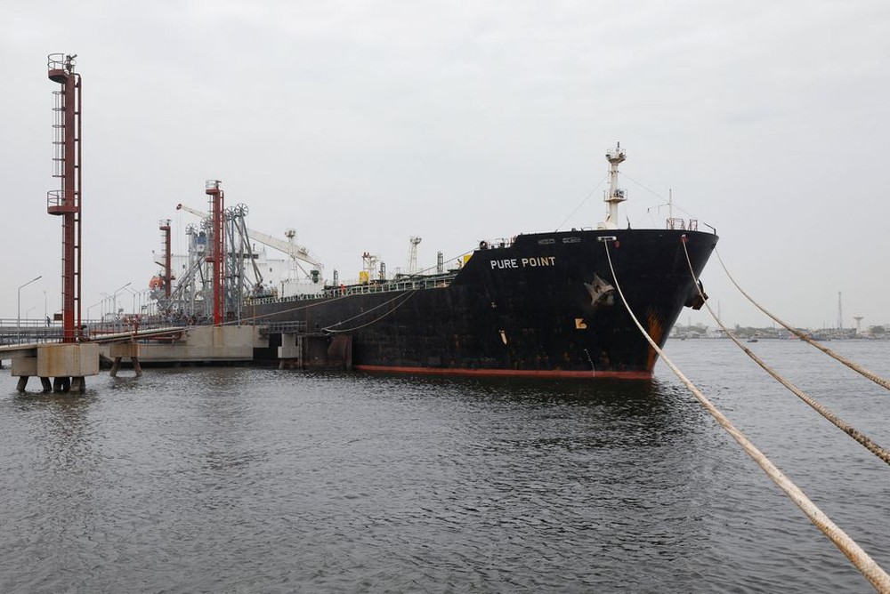 Các nhà xuất khẩu dầu của Nga chuyển hướng sang thị trường châu Phi - Ảnh 1.