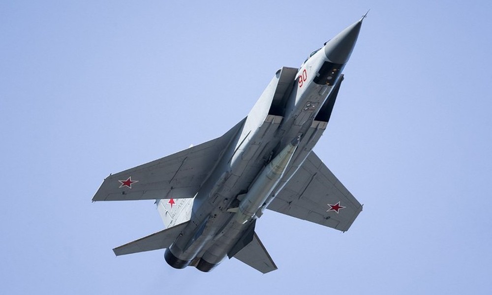 Bí mật tăng gấp đôi tiêm kích MiG-31 mang tên lửa Kinzhal? - Ảnh 6.