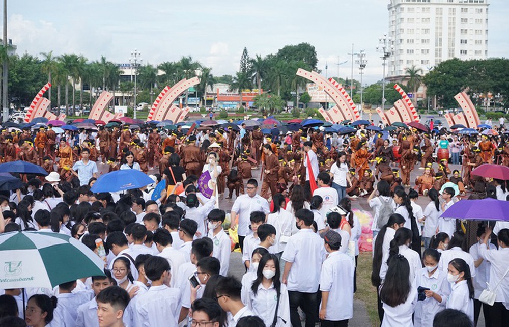 8.000 học sinh quê nhà Thanh Hóa tiếp lửa cho nhà leo núi Đường lên đỉnh Olympia - Ảnh 3.