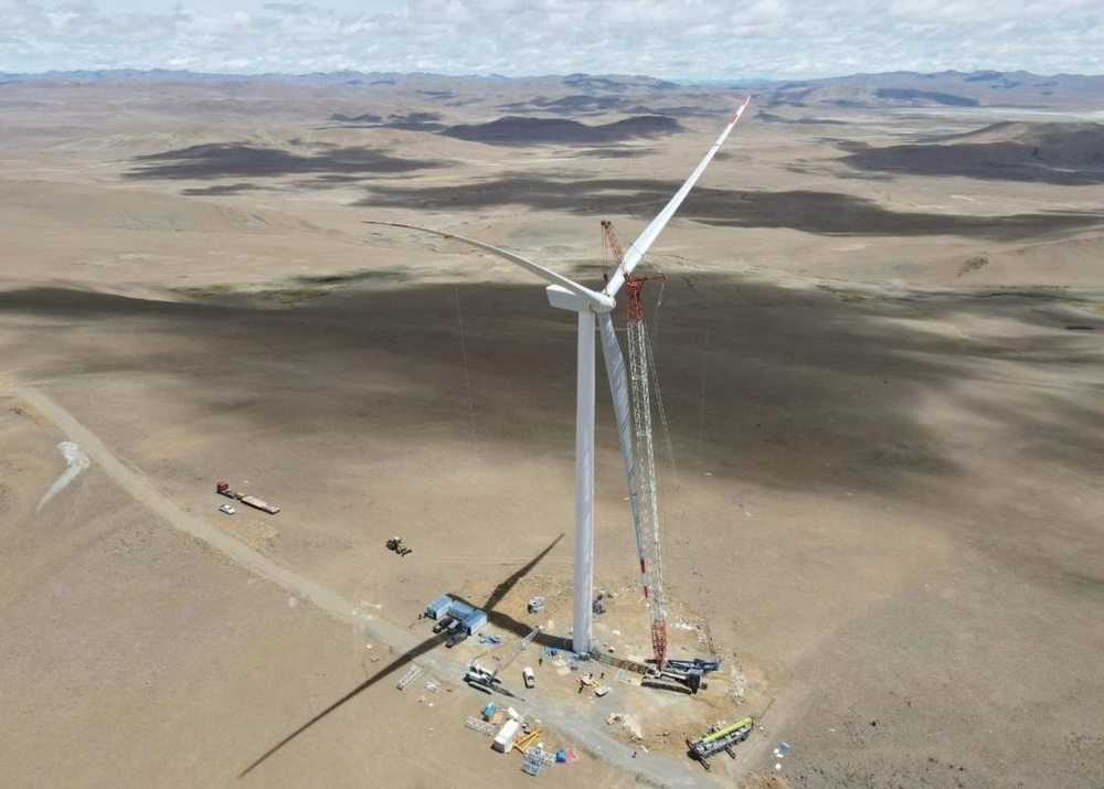 Trung Quốc khiến thế giới ngỡ ngàng khi ‘trồng’ turbine gió trên mây: Vị trí cao kỷ lục 5.200m, 140.000 hộ gia đình đủ điện dùng cả năm, giảm thiểu 60.000 tấn than/năm - Ảnh 3.
