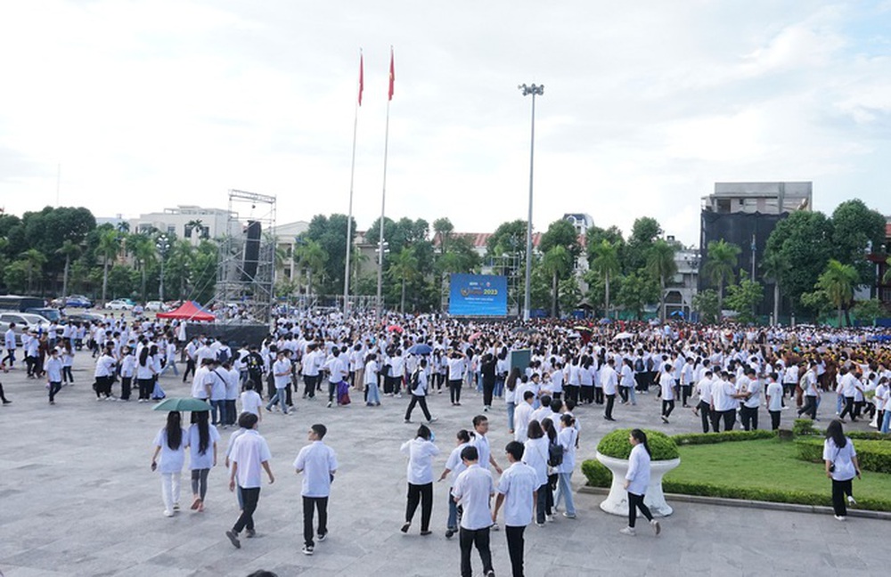 8.000 học sinh quê nhà Thanh Hóa tiếp lửa cho nhà leo núi Đường lên đỉnh Olympia - Ảnh 6.