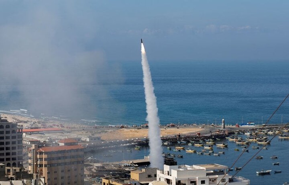 Tên lửa Vòm Sắt của Israel ngăn chặn 2.350 quả rocket của Hamas thế nào? - Ảnh 1.