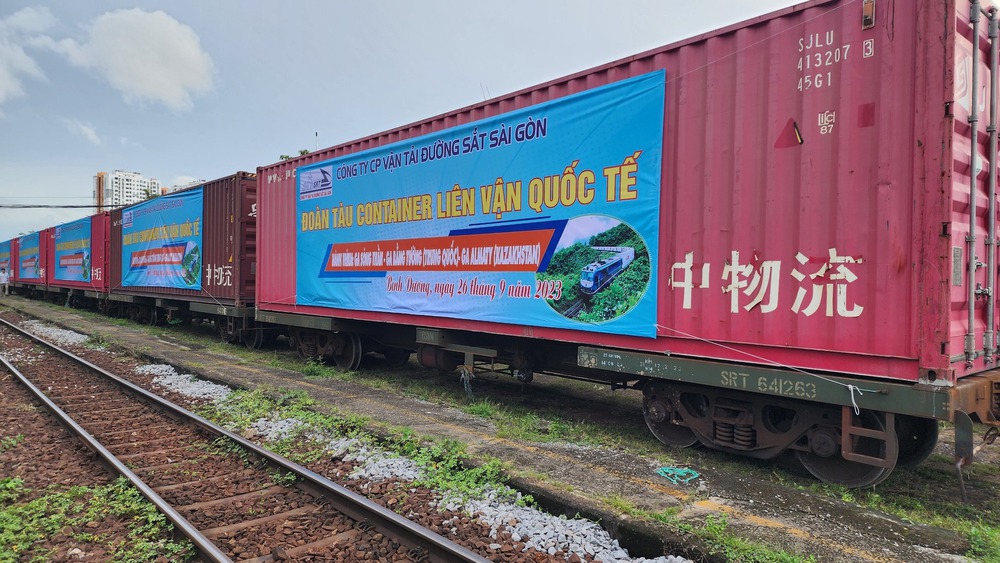 Hai tuyến đường sắt nối Việt Nam-Trung Quốc dài hàng nghìn km vừa khai trương chở những gì, khủng thế nào? - Ảnh 2.