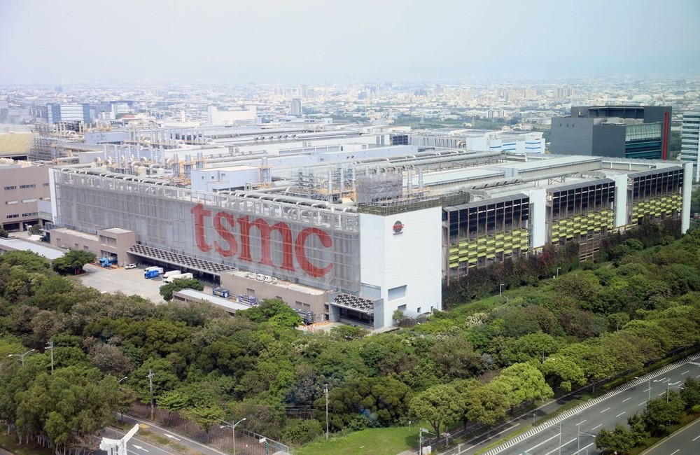 ‘Cú sốc’ TSMC tại Mỹ: Chi phí đắt gấp 5, văn hoá khác biệt, không tìm được nhân công vì ai cũng thích làm việc cho Meta, Apple - Ảnh 1.