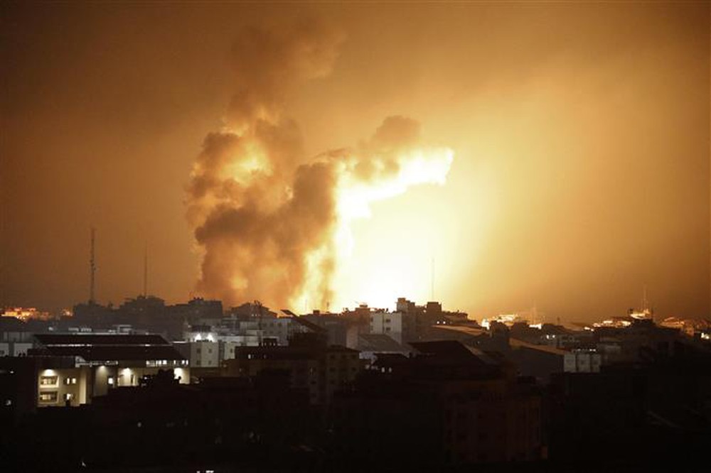 Xung đột Israel - Hamas ảnh hưởng đến chiến sự Ukraine ra sao - Ảnh 1.