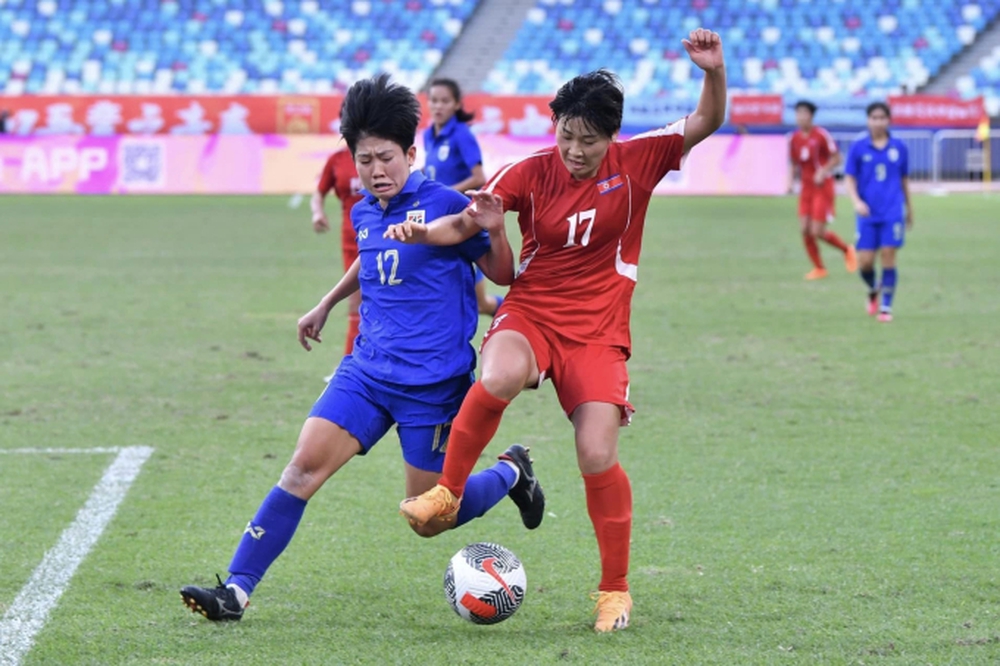 Vòng loại Olympic: Tuyển Thái Lan nhận thành tích tệ nhất trong 20 năm; tuyển Triều Tiên đẩy Trung Quốc vào hiểm cảnh - Ảnh 2.