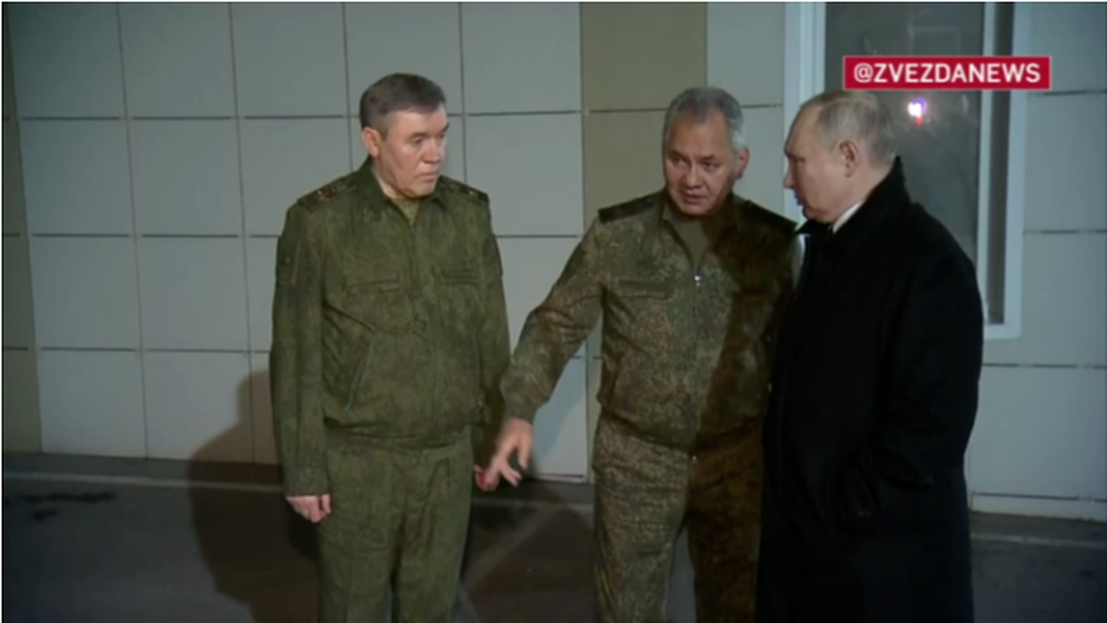 Tổng thống Nga bất ngờ đến trụ sở điều phối chiến dịch Ukraine - Ảnh 1.