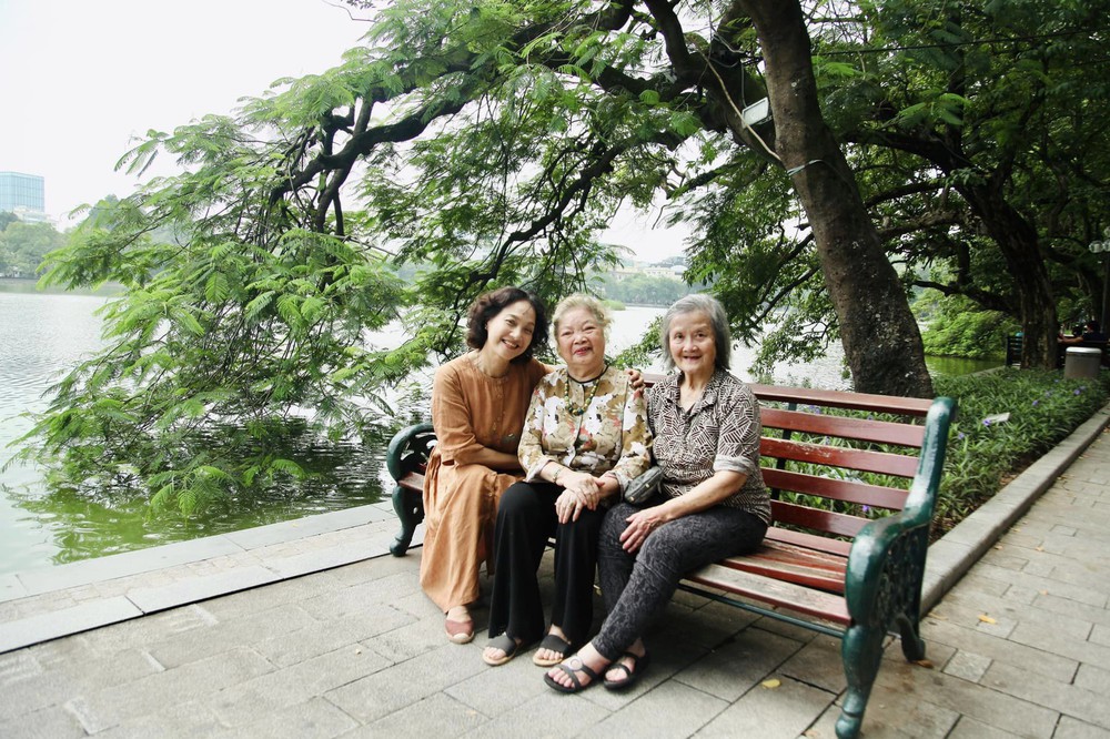 Nghệ sĩ sinh được 3 ngọc nữ đẹp bậc nhất màn ảnh Việt, tuổi 85 bán trà đá vỉa hè, sống yên vui - Ảnh 3.