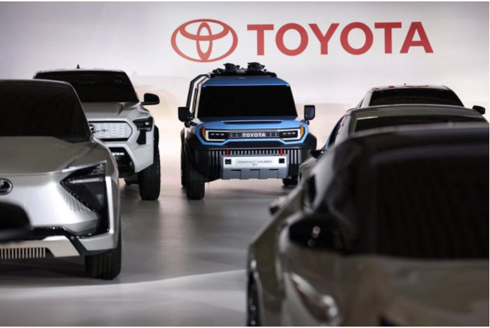 Bị người dân ở quốc gia Đông Nam Á này chê xe đắt, sếp Toyota phản pháo: Đắt mà chúng tôi ngồi được ngôi vị số một thị trường? - Ảnh 2.
