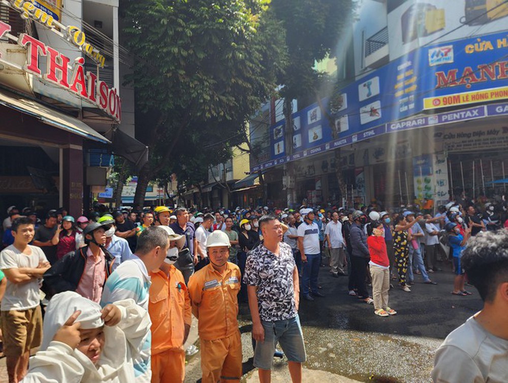 Cháy lớn ở Buôn Ma Thuột, vợ chồng già mất 10 tỉ đồng trong tích tắc - Ảnh 12.