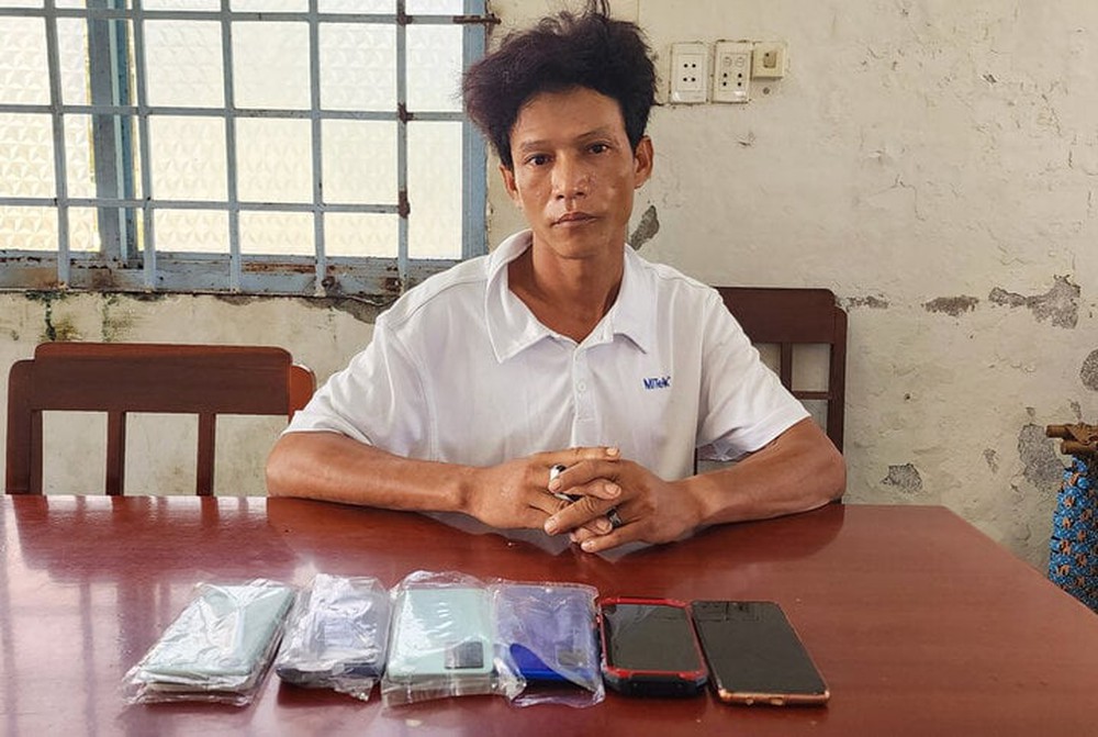 Kiên Giang: Vừa ra tù lại đi trộm điện thoại và tiền của người nhà bệnh nhân - Ảnh 1.