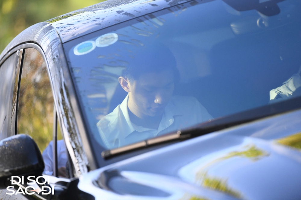 Đoàn Văn Hậu lộ diện bảnh bảo, lên siêu xe 5 tỷ đi đón cô dâu Doãn Hải My - Ảnh 5.