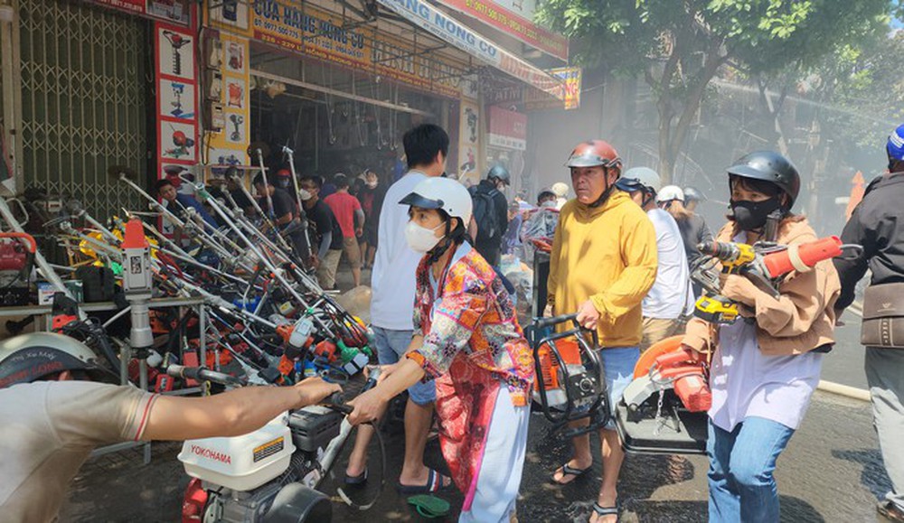 Cháy lớn ở Buôn Ma Thuột, vợ chồng già mất 10 tỉ đồng trong tích tắc - Ảnh 3.