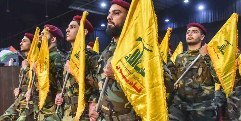 Hezbollah tấn công cảm tử, nã vũ khí mang đầu đạn 500kg: Quân Israel bỏ tiền đồn, Bộ trưởng cảnh báo rắn - Ảnh 2.