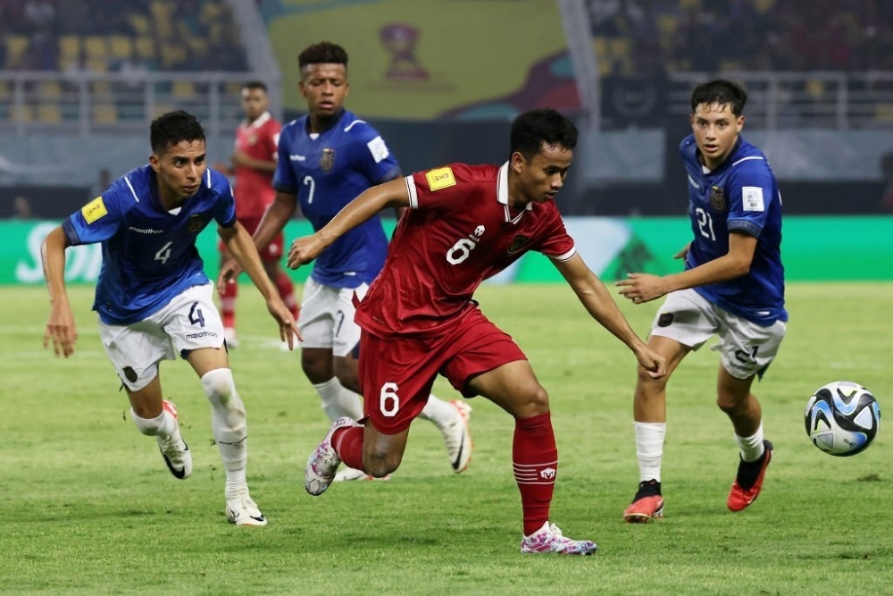 Lịch thi đấu và trực tiếp bóng đá 13/11: Indonesia gây sốc tại U17 World Cup? - Ảnh 1.