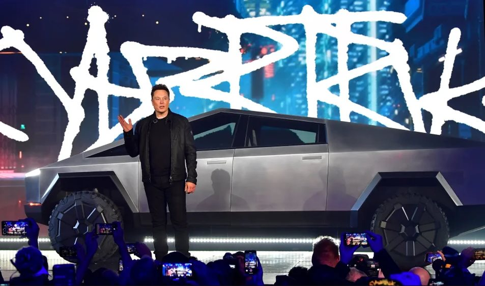 Giữa cơn khát tiền mặt, Elon Musk tuyệt vọng khơi mào cuộc chiến Tesla không thể thắng - Ảnh 2.