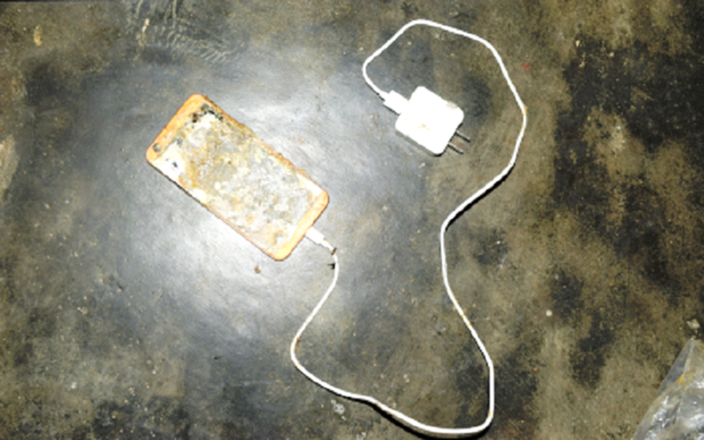 Cắm sạc pin điện thoại, nữ sinh lớp 11 bị điện giật tử vong - Ảnh 1.
