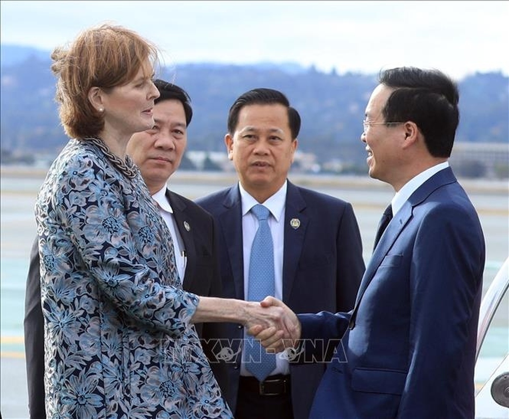 Chủ tịch nước đến San Francisco, bắt đầu tham dự Tuần lễ Cấp cao APEC 2023 - Ảnh 1.