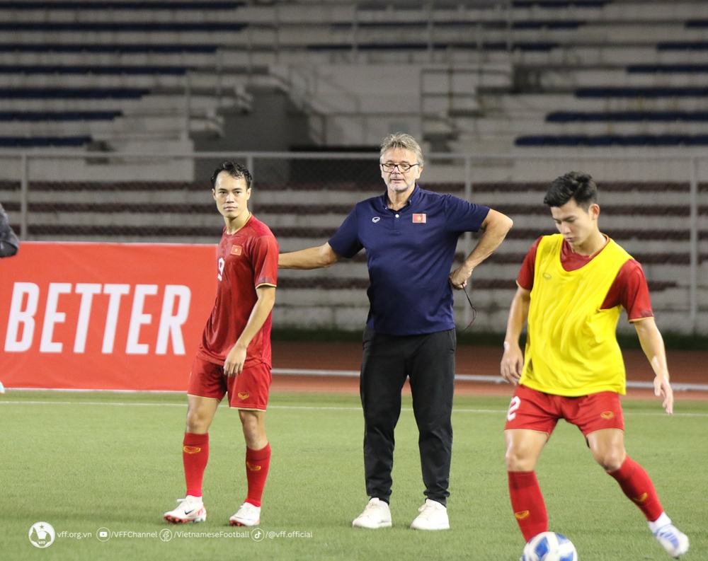 Đội hình Việt Nam vs Philippines: HLV Troussier xoay bài hàng công, tạo bất ngờ cho đối thủ? - Ảnh 1.