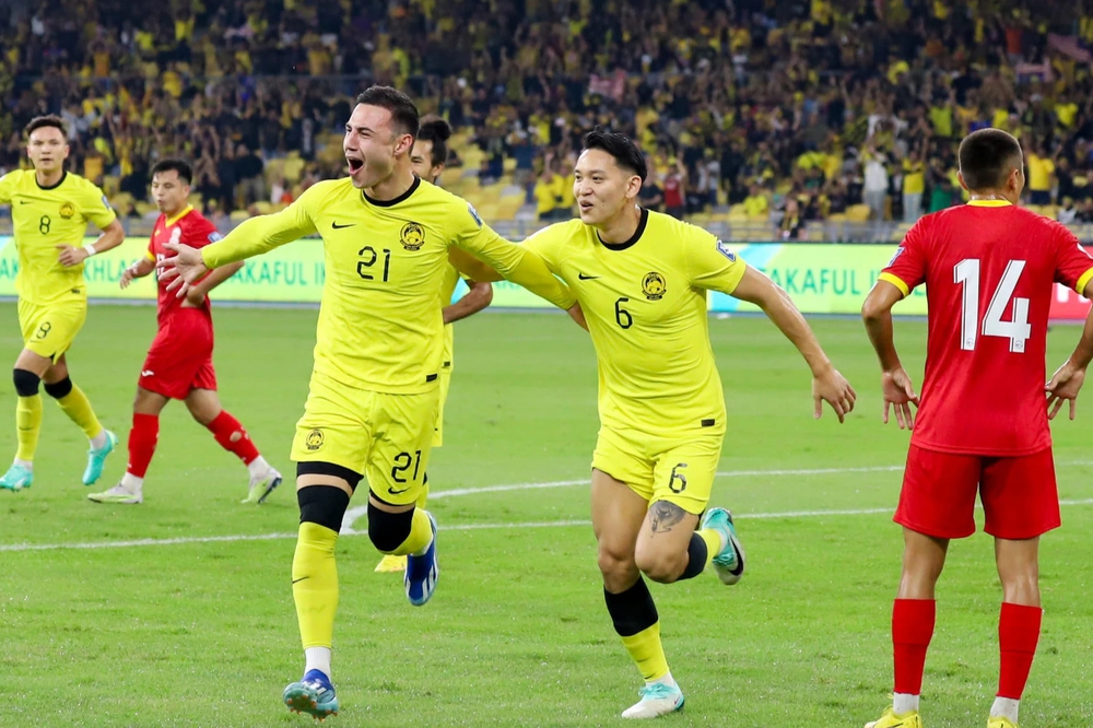 Vòng loại World Cup: Malaysia tiếp bước tuyển Việt Nam, ngược dòng khó tin hạ đối thủ Trung Á - Ảnh 1.