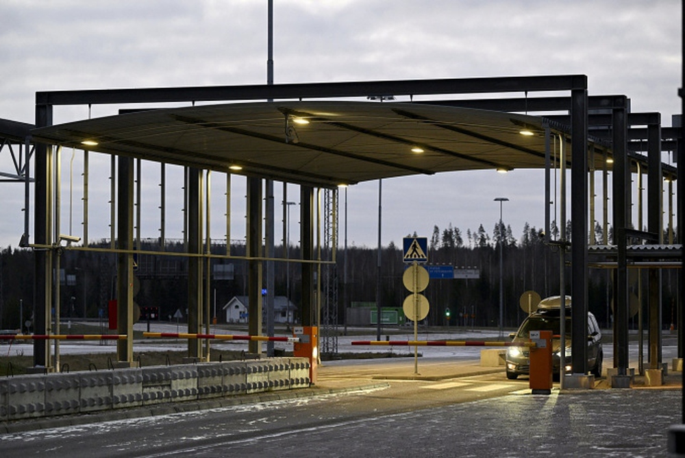Phần Lan tạm dừng vận tải hàng hóa qua biên giới với Nga - Ảnh 1.