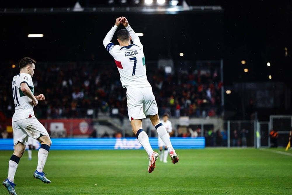 Ngả mũ với danh sách kỷ lục phi thường của Cristiano Ronaldo tuổi 38 - Ảnh 4.