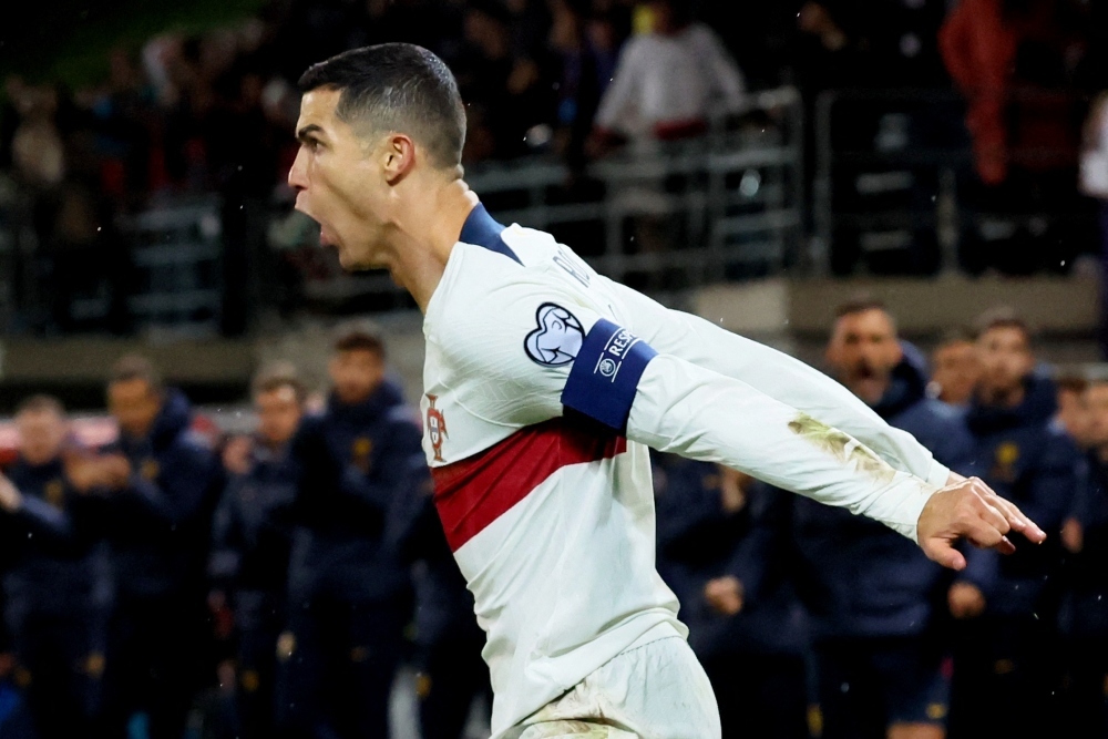 Ronaldo ghi bàn, Bồ Đào Nha nối dài mạch toàn thắng ở vòng loại EURO 2024 - Ảnh 5.